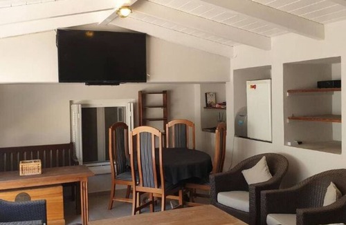 Kioni Apartment | Byron House - Apartment 1
