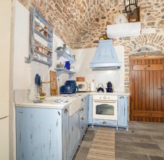 Mesta House | Byzantine Home in the Castle