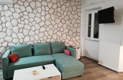 Old Town Apartment | C & A House