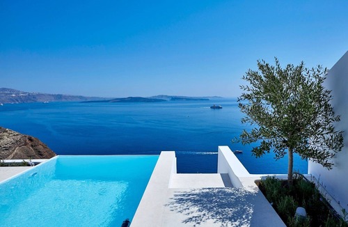 Oia Villa | Caldera Crest Villa | Oia Santorini | Private Pool | Caldera Views | Hot Tub