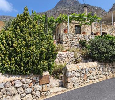 Kalymnos House | Calliope stone house