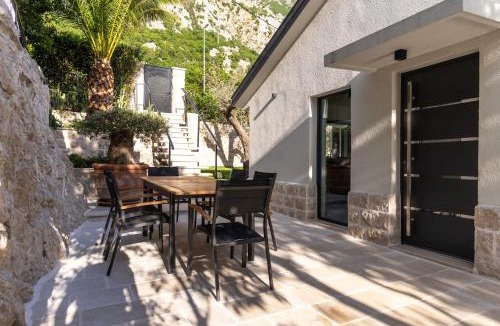 Dobrota House | Calma House by the Sea
