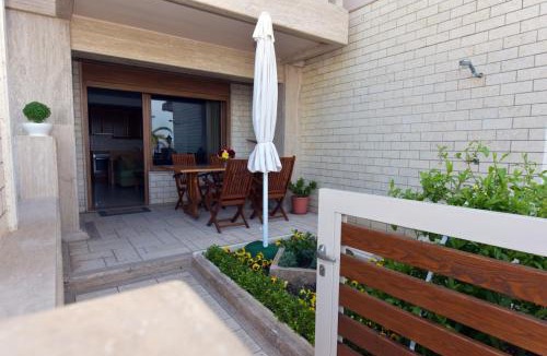 Nea Potidaia Apartment | Camellia BeachFront House Potidea