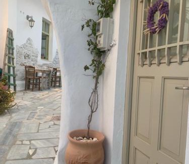 Exomvourgo House | Campus del villaggio