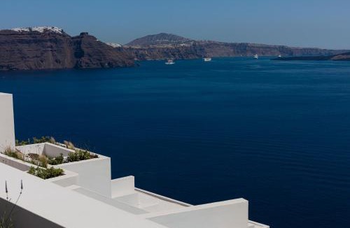 Oia Hotel | Canaves Oia Suites - Small Luxury Hotels of the World
