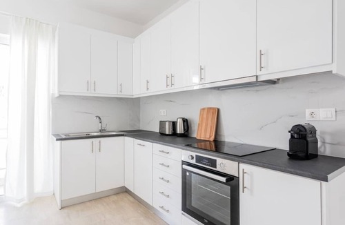 Marousi Apartment | Capacious 3BR Apartment in Marousi