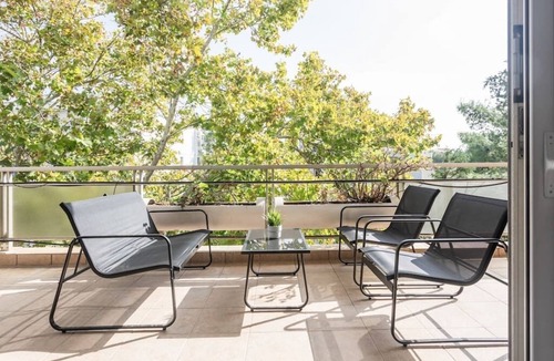 Marousi Apartment | Capacious 3BR Apartment in Marousi