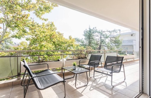 Marousi Apartment | Capacious 3BR Apartment in Marousi