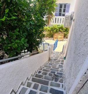Livadi House | Captain's George