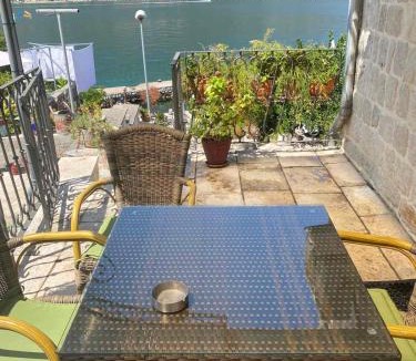 Dobrota Apartment | Captain's House in Dobrota