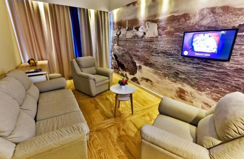 Donja Josica Hotel | Carine Hotel Delfin