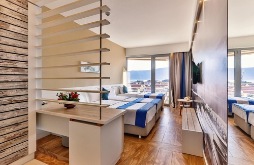 Bijela Hotel | Carine Hotel Delfin