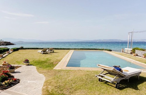 Aegina Town Villa | Carpos Villa