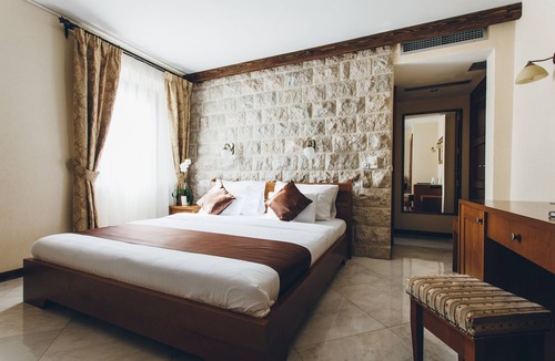 Tivat Hotel | Carrubba