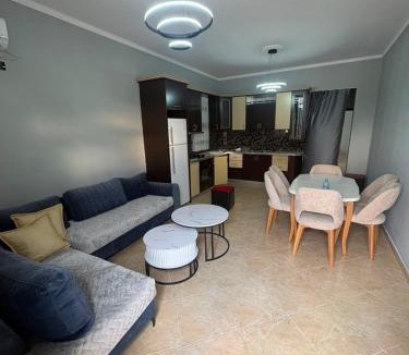 Kamez Apartment | Casa bushi