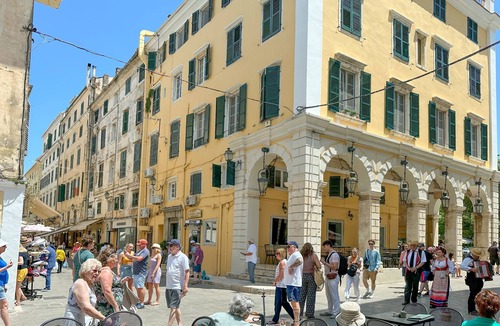 Old Town Apartment | Casa di Mana - Charming Corfu Apartment near Liston Square