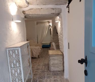 Ioulida House | Casa Grotta