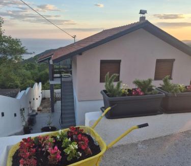 Lapcici House | CASA HOME, one-bedroom home