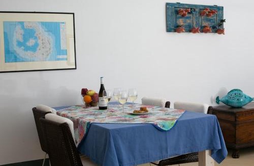 Finikia Apartment | Casa Itaca luxury apartments with private jacuzzi and sea view in Finikia - Oia