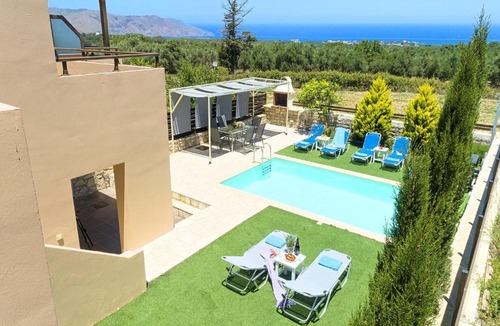 Kavallos Villa | Casa Melia Heated Pool