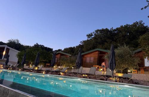 Utjeha Resort | Casa Mila apartments & bungalows