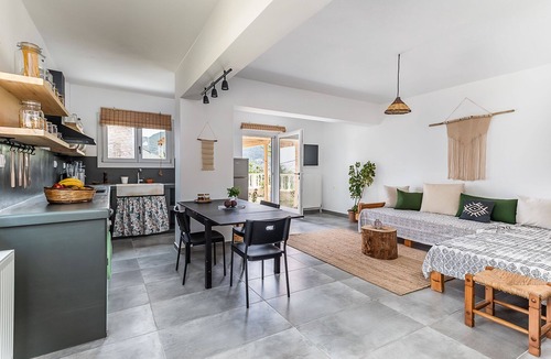 Skopelos Town House | Casa Naturale