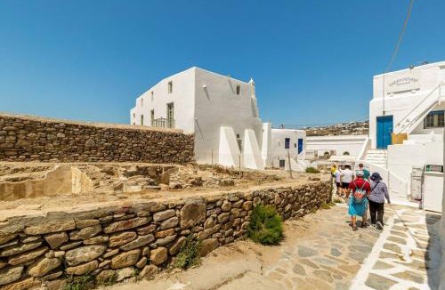 Little Venice Apartment | Casa Paraportiani View Mykonos Town House