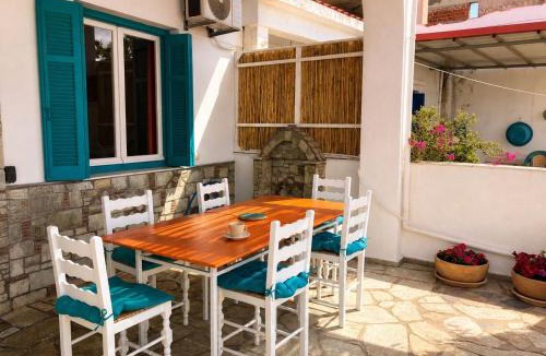 Votsi Apartment | Casa Spartines