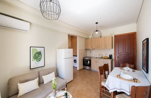 Lefkada Town Apartment | Casa Vardani 3 Modern Central Apartment