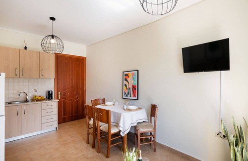 Lefkada Town Apartment | Casa Vardani 3 Modern Central Apartment