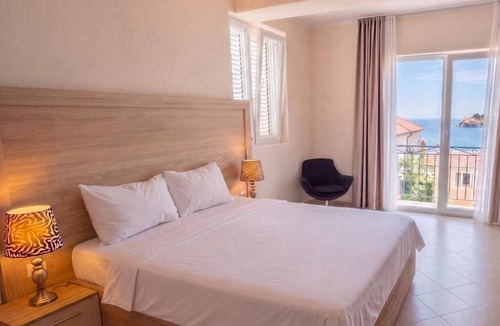 Sveti Stefan Apartment | Casa Viktoria