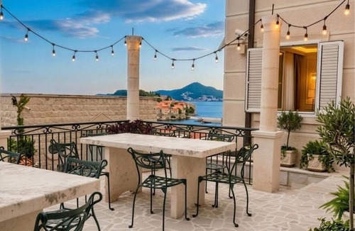 Sveti Stefan Apartment | Casa Viktoria