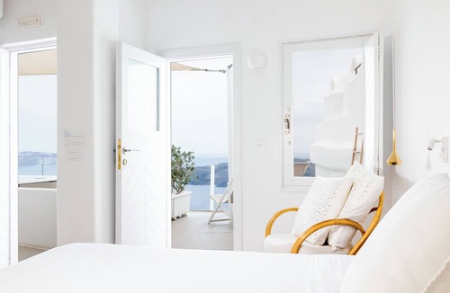 Fira Hotel | CASASUNSHA