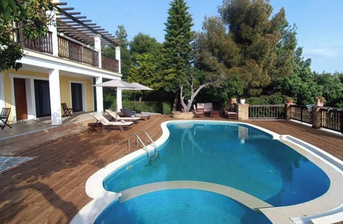 Troulos Villa | Cave Luxury Villas Skiathos