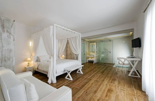 Kamari Hotel | Cavo Bianco Boutique Hotel & Spa