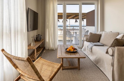 Kato Diminio Apartment | Cavo Dio 3 - Beachfront Bliss - Cozy Apt Pool Sunset