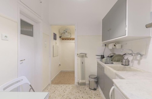 Ilisia Apartment | Central Cosy quite 28sm 5th floor balcony over garden 500m Metro Evangelismos