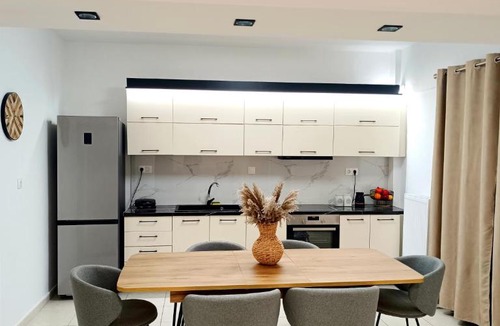 Charilaou Apartment | Central Pearl Thessaloniki Private Parking & Metro