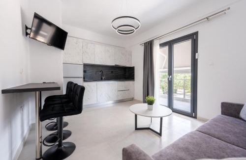Flogita Apartment | Central Square View Flogita