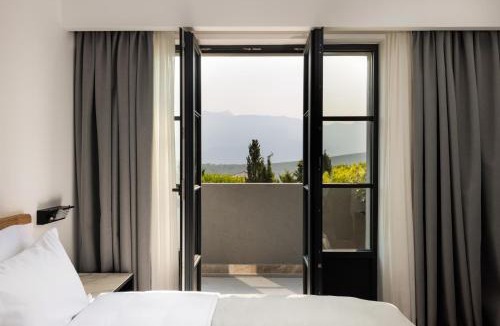 Radovici Hotel | Centrale Lustica Bay by Angsana