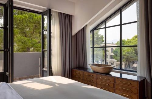 Radovici Hotel | Centrale Lustica Bay by Angsana