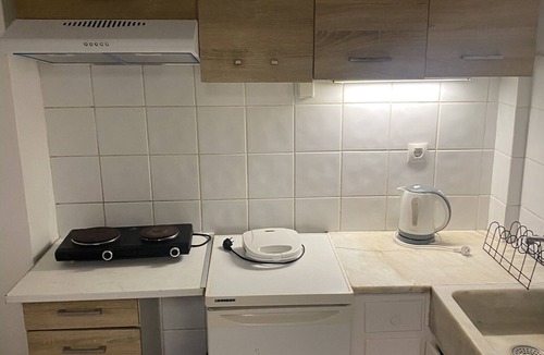 Attiki Apartment | Centralized flat in Athens, cozy Bedroom, near Substations and the main Railway
