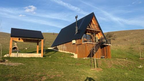 Pluzine Ski Chalet | Chalet Highland