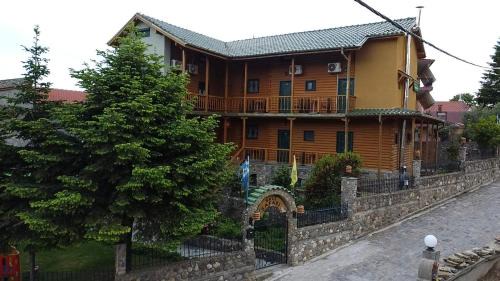 Aisimi Hotel | Chalet Safari