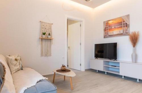 Petaloudes Apartment | Charavgi Apartment 1
