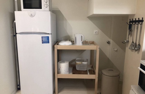 Kallithea Apartment | Charming 1-Bed Apartment near Piraeus port