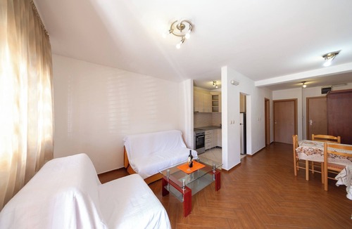 Budva Apartment | Charming 1-bedroom apartment - Walking Distance to the Beach No. 1