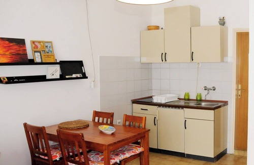 Bijeli do Apartment | Charming 1-bedroom Apartment w/Balcony and Sea Vicinity in Budva