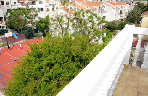 Bijeli do Apartment | Charming 1-bedroom Apartment w/Balcony and Sea Vicinity in Budva
