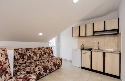 Budva Apartment | Charming 1-bedroom apartment in enchanting Budva with WiFi, AC